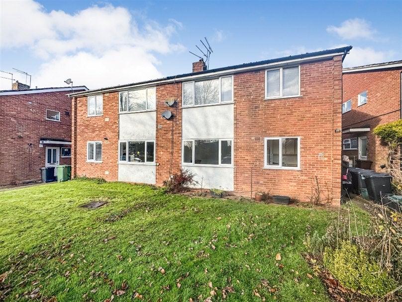 Flat Gilpin Green in St Albans