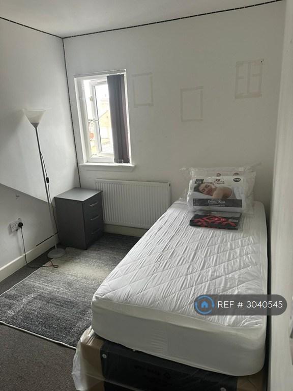Room Mount Pleasant Avenue in Birmingham