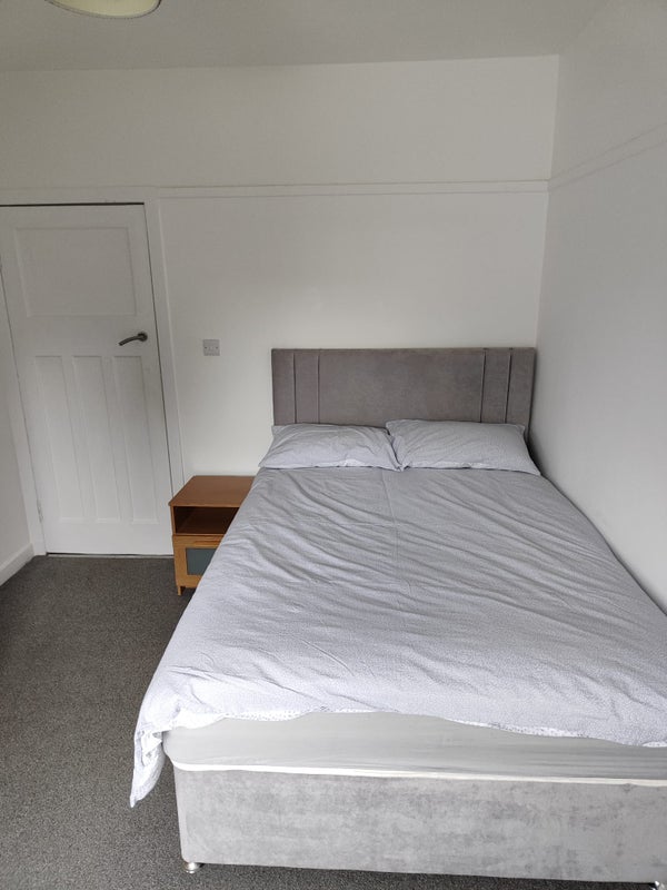 Room Crewe Crescent in City of Edinburgh