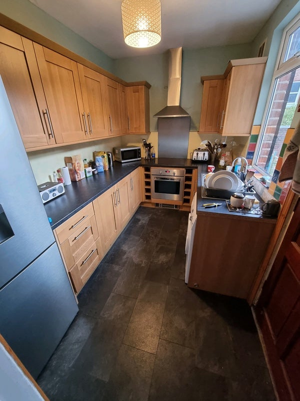 Room Murray Road in Sheffield