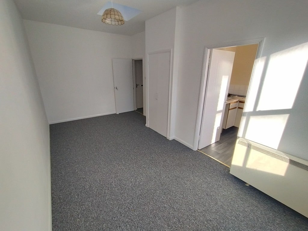 Flat Penn Road in Wolverhampton
