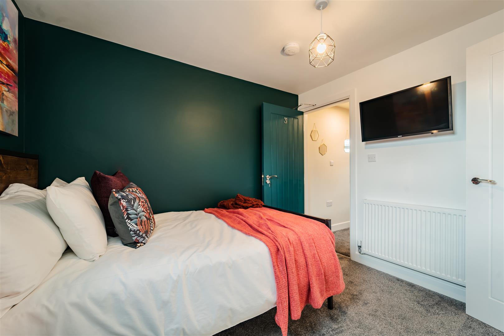 Room Charterhouse Road in Coventry