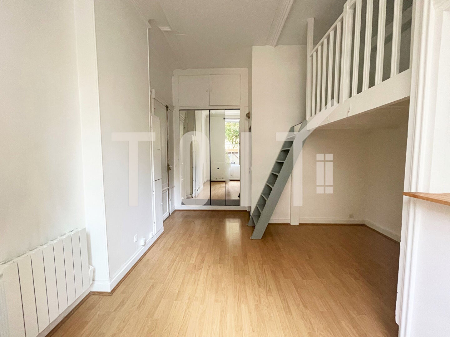 Flat Rue d'Alésia in Paris