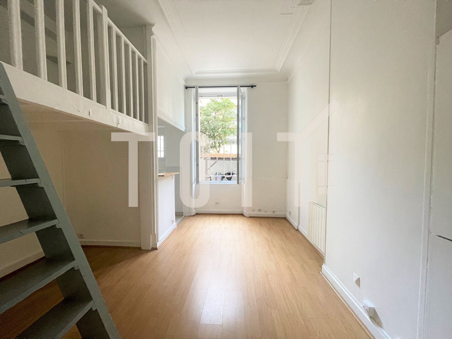 Flat Rue d'Alésia in Paris