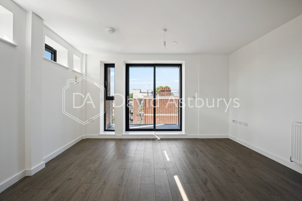 Flat Kent Street in Greater London
