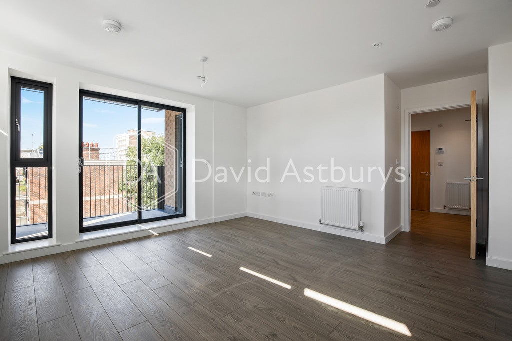 Flat Kent Street in Greater London