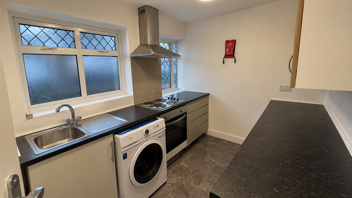Room Brickfield Road in Greater London