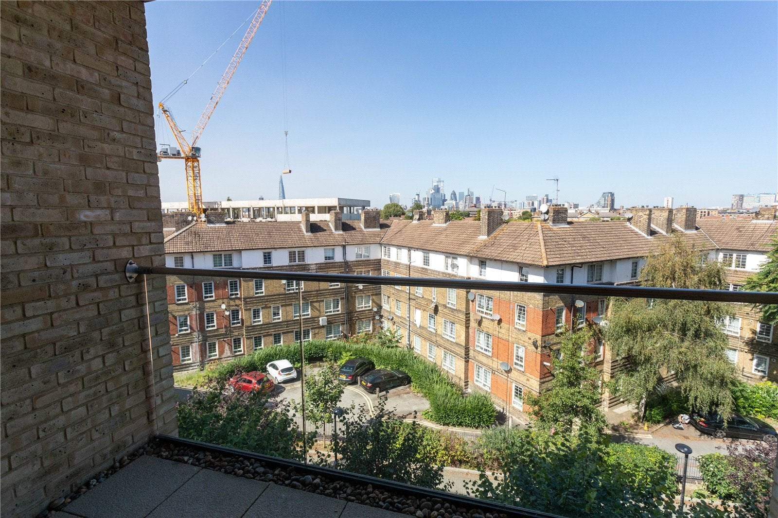 Flat Albatross Way in Greater London
