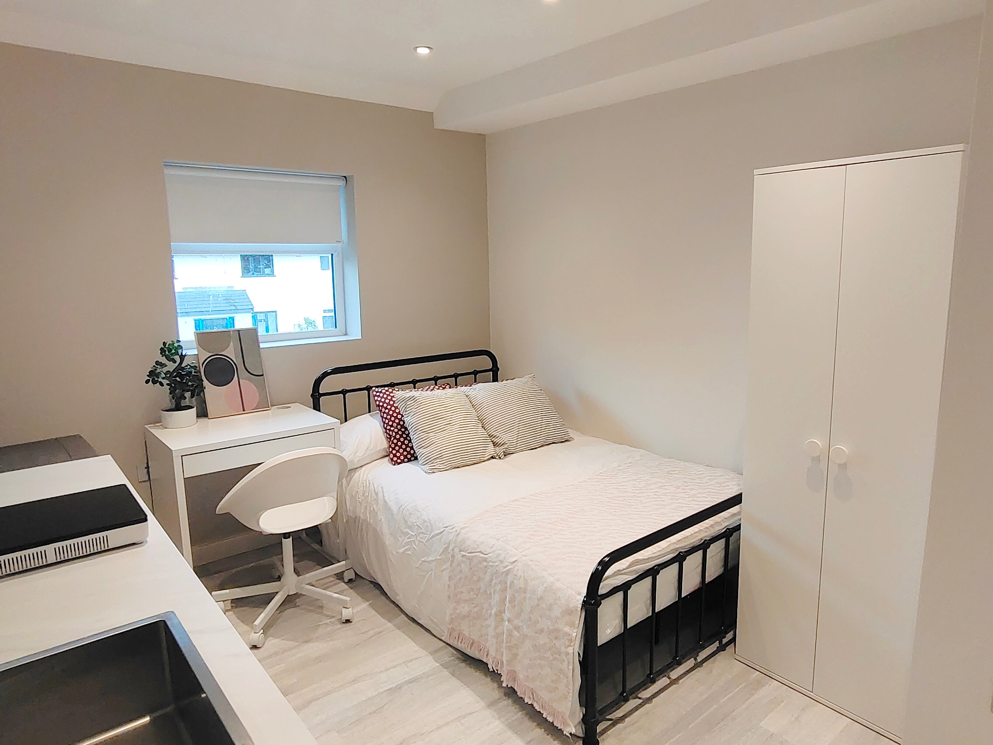 Room Addison Gardens in Greater London