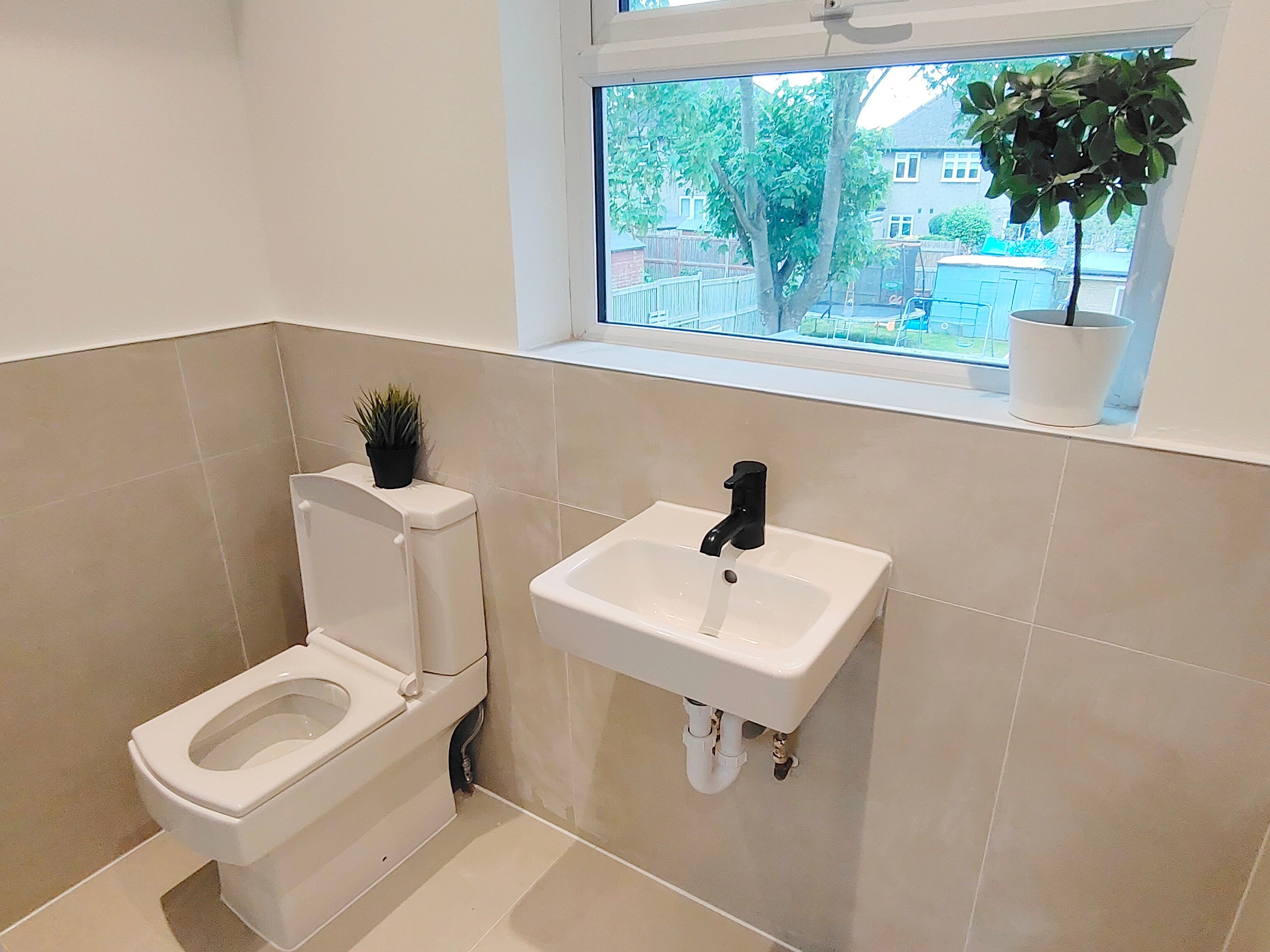 Room Addison Gardens in Greater London