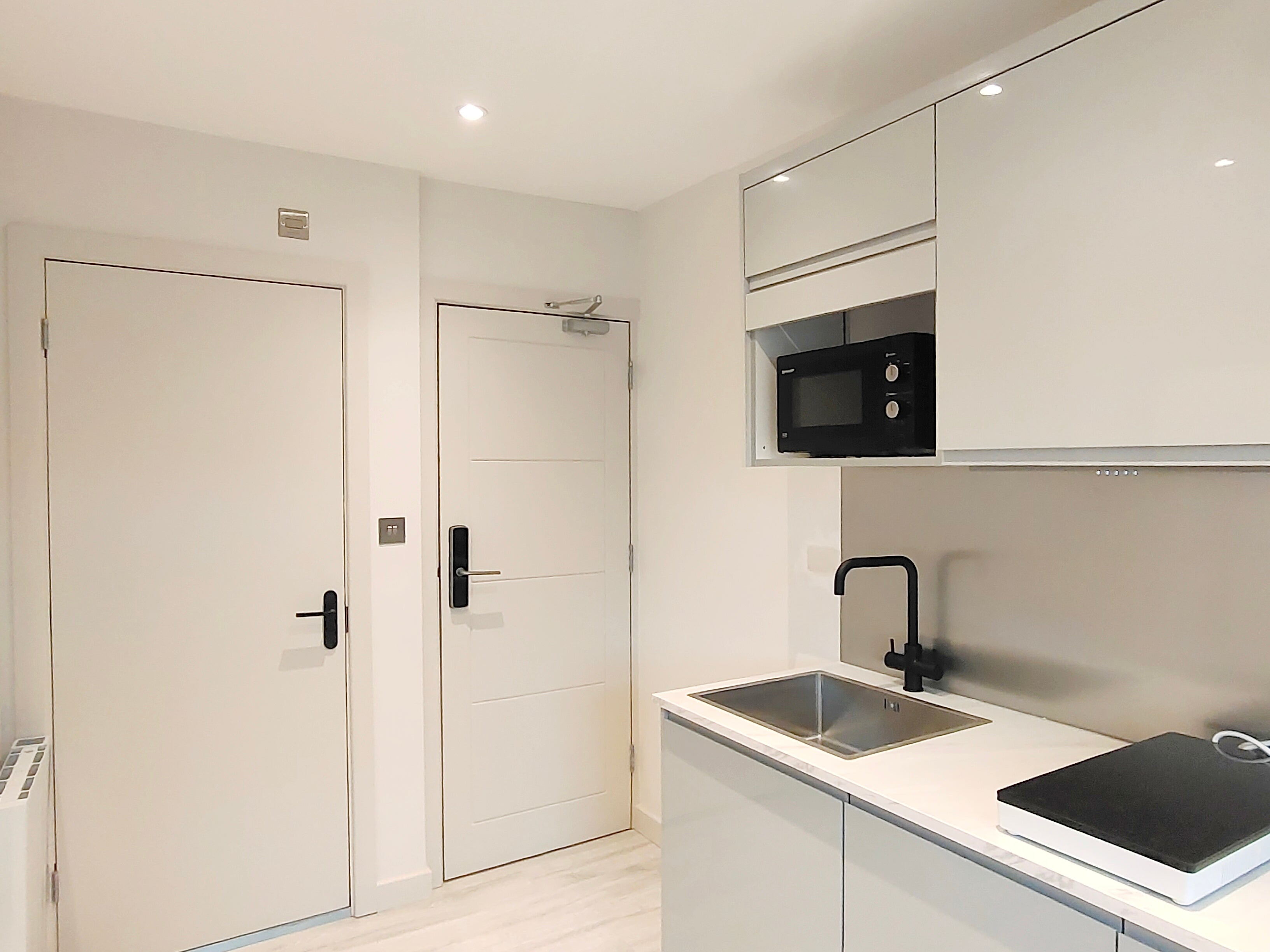 Room Addison Gardens in Greater London