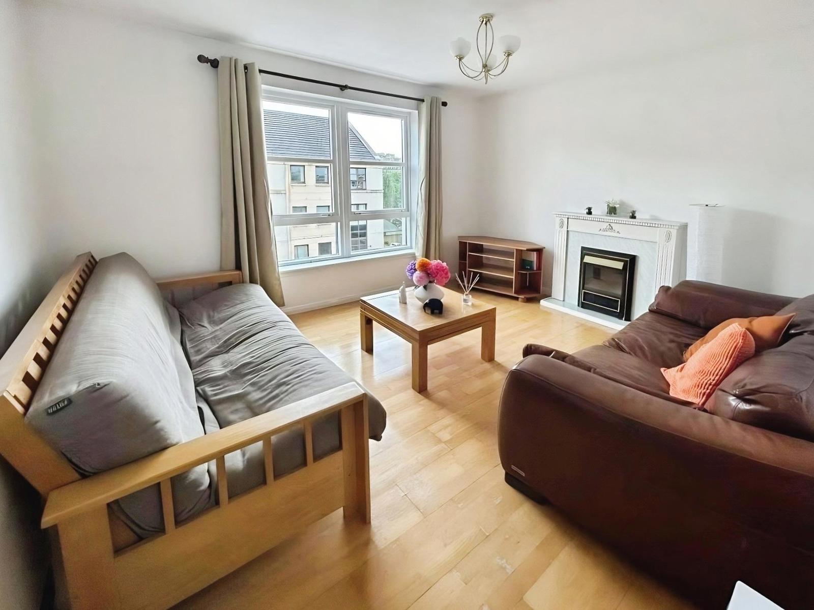 Flat Eyre Place Lane in City of Edinburgh