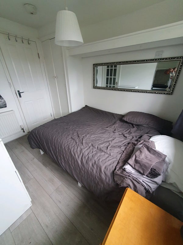 Room Parson's Mead in Greater London