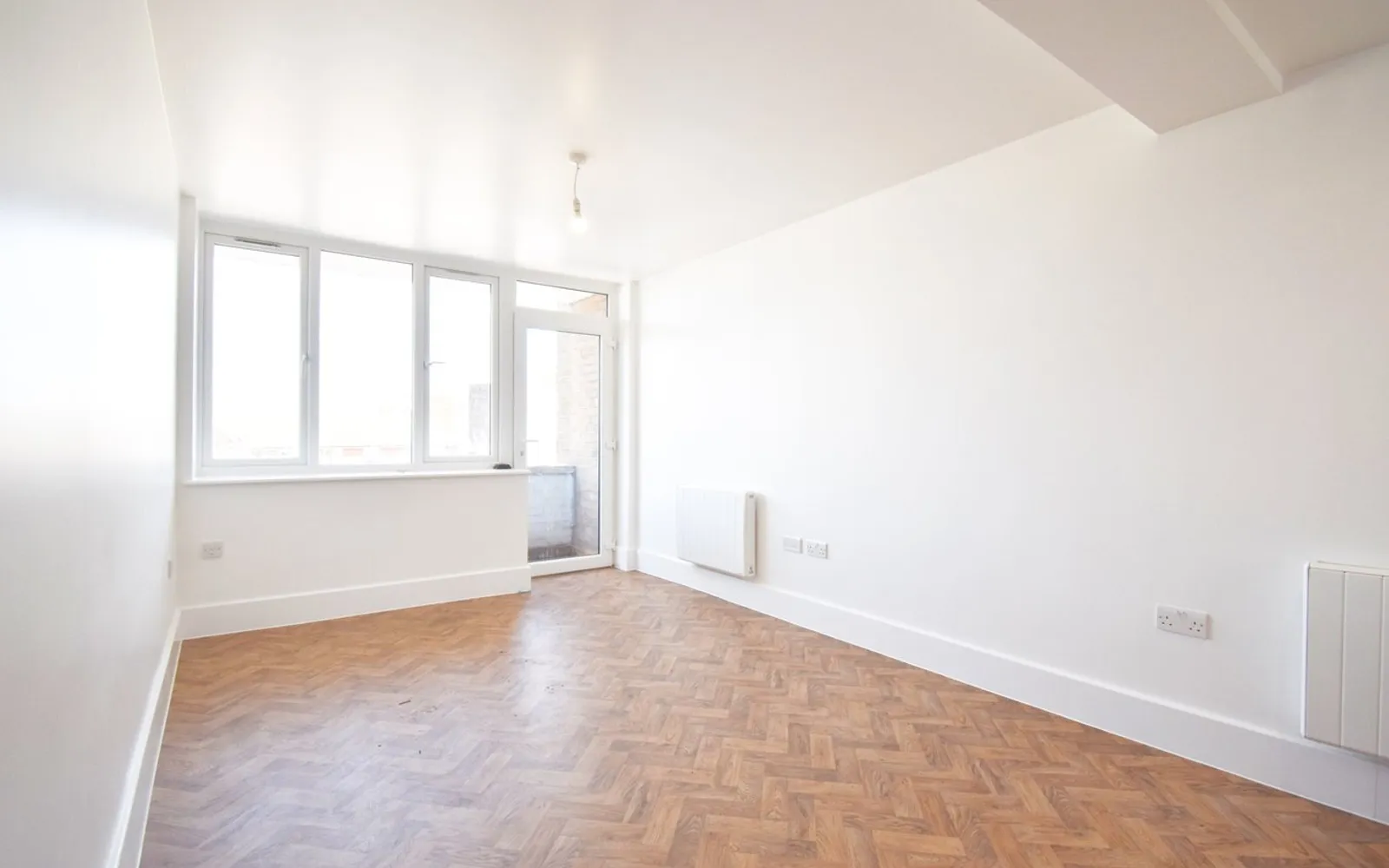 Flat Araby Corner in Borough of Spelthorne