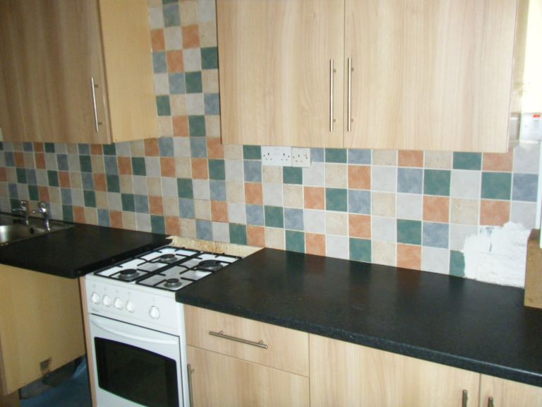 Flat Reyhill Grove in Bradford