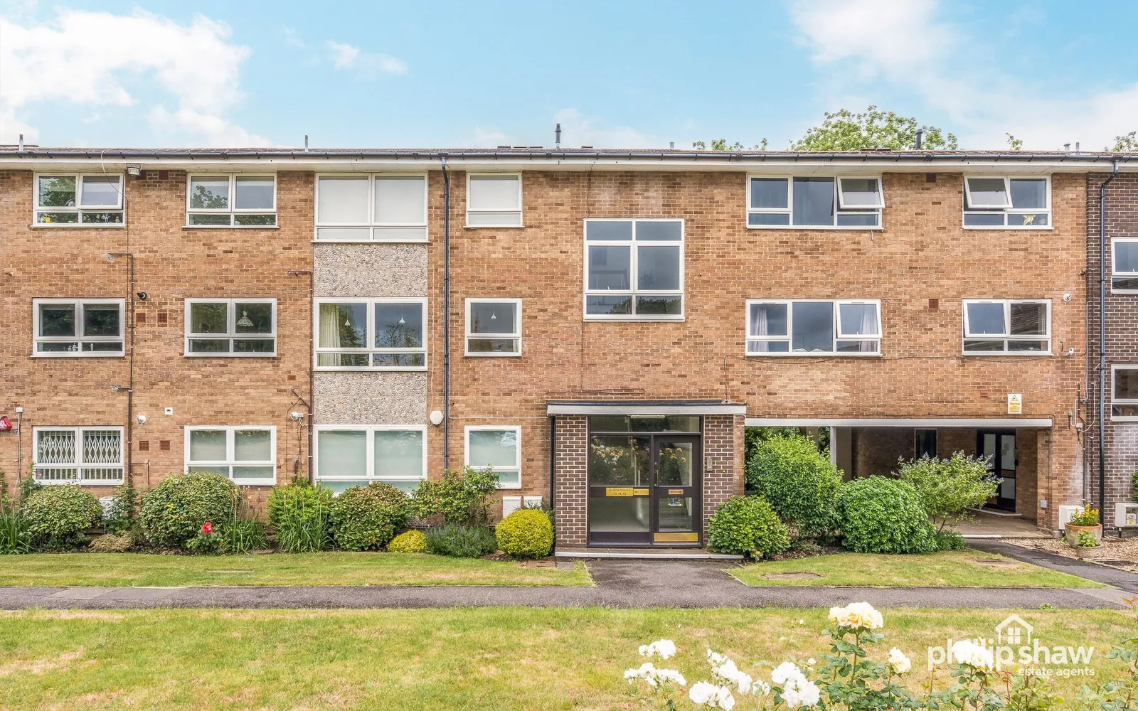 Flat Wolverton Road in Greater London