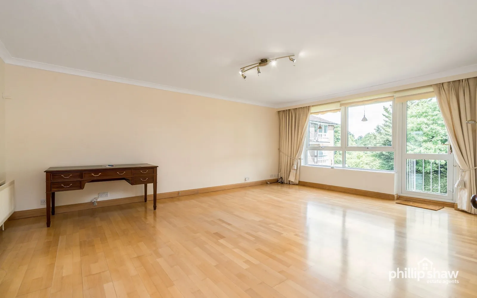 Flat Wolverton Road in Greater London