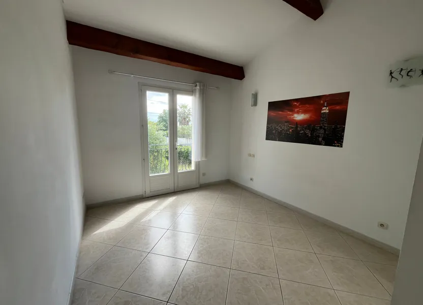 Flat Place des Compagnons in Marsillargues