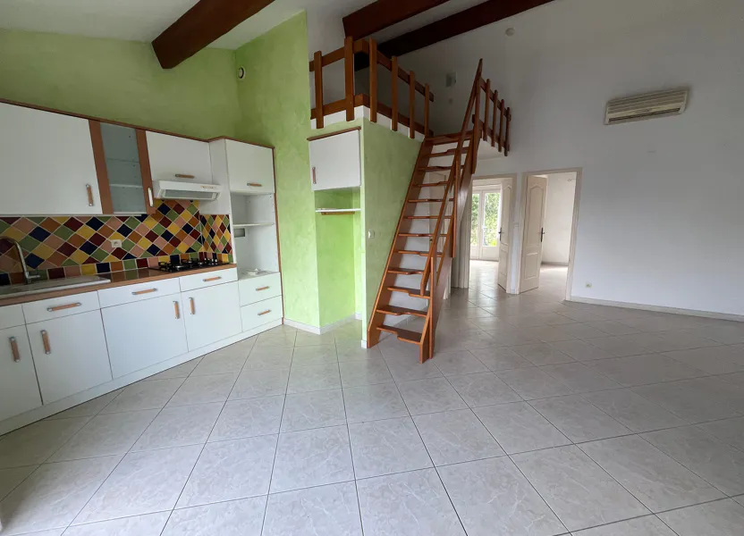 Flat Place des Compagnons in Marsillargues