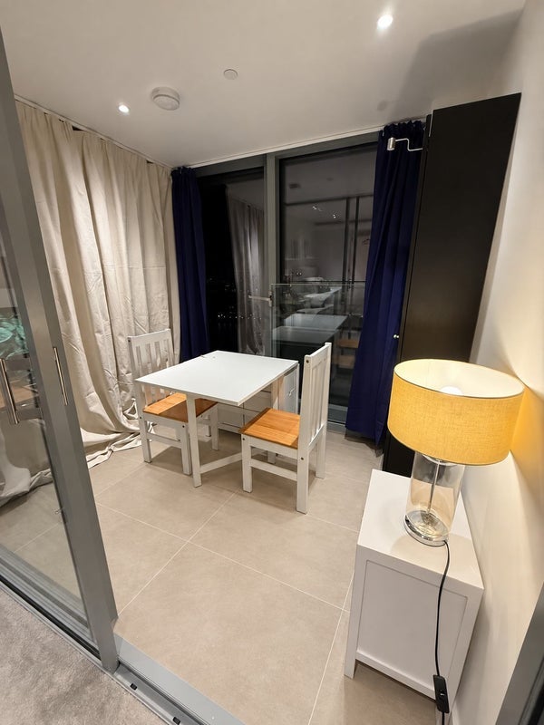 Room Marsh Wall in Greater London