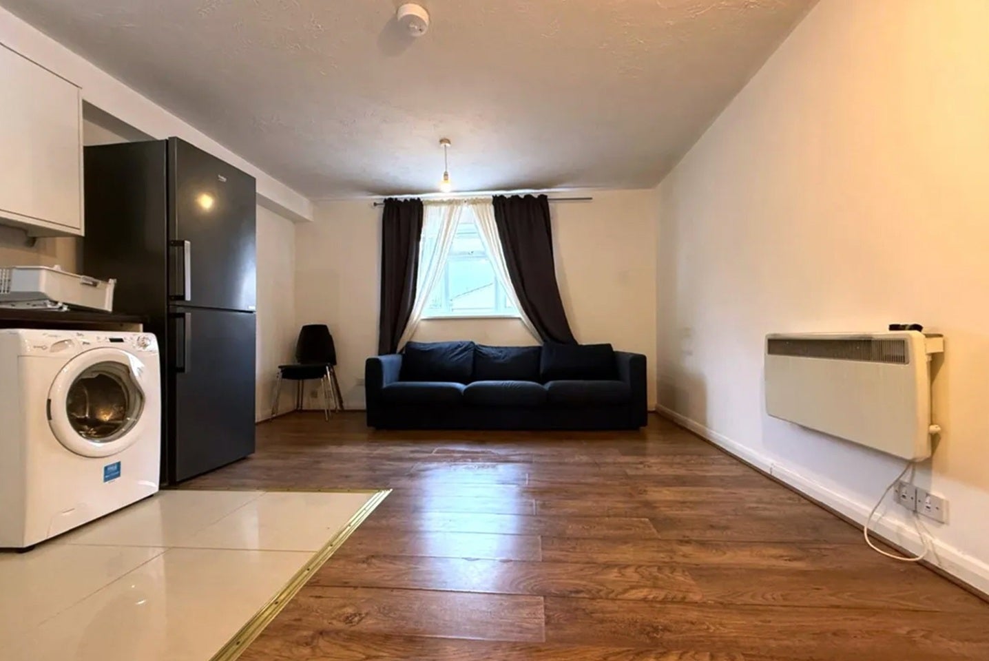 Flat Ambassador Square in Greater London