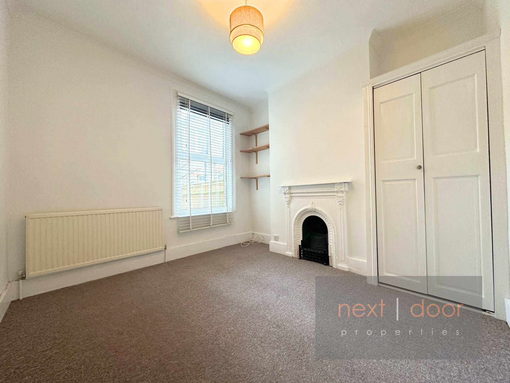Flat Longhurst Road in Greater London