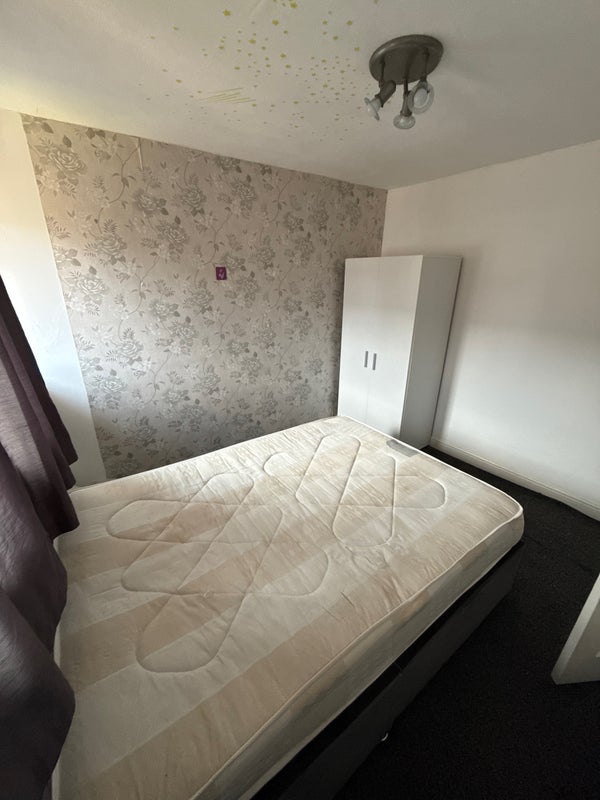 Room Briarbank Walk in Nottingham