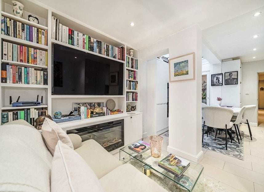 Flat Cumberland Street in City of Westminster