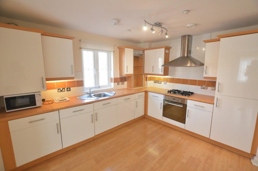 Flat Avocet Close in Rugby