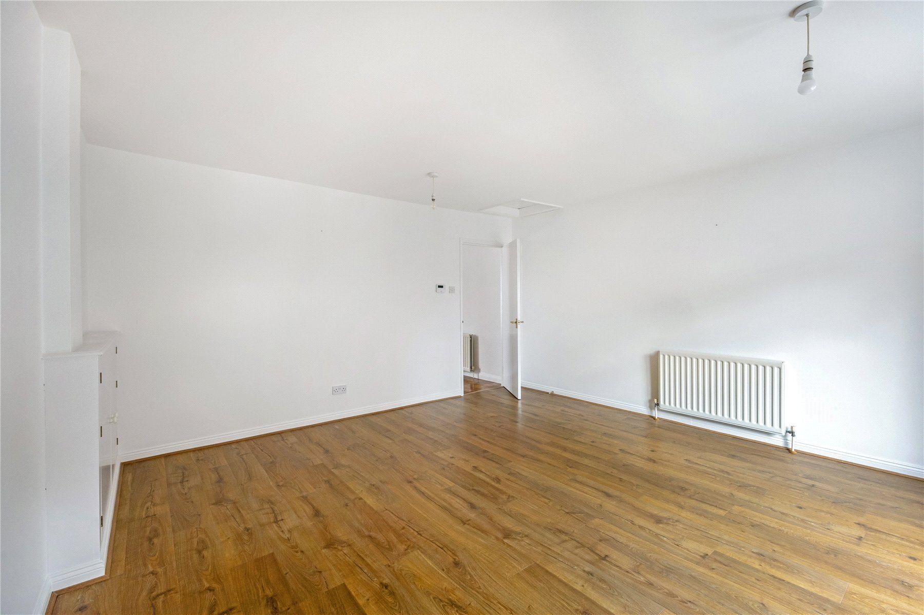 Flat Baker Street in Elmbridge