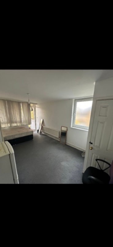 Room Ernest Street in Greater London