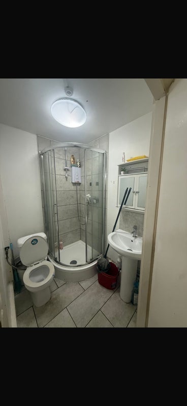 Room Ernest Street in Greater London