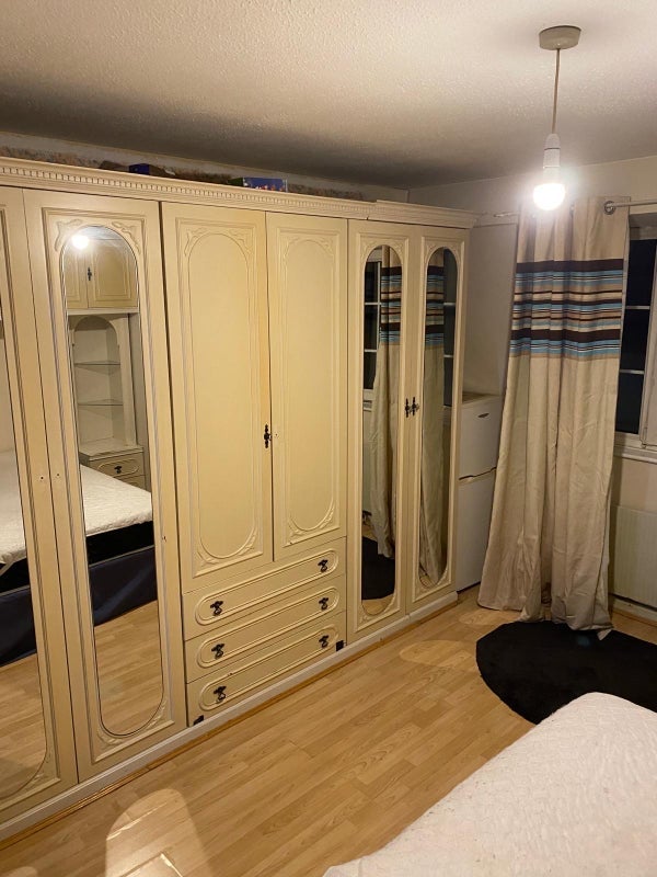 Room Wilkinson Road in Greater London