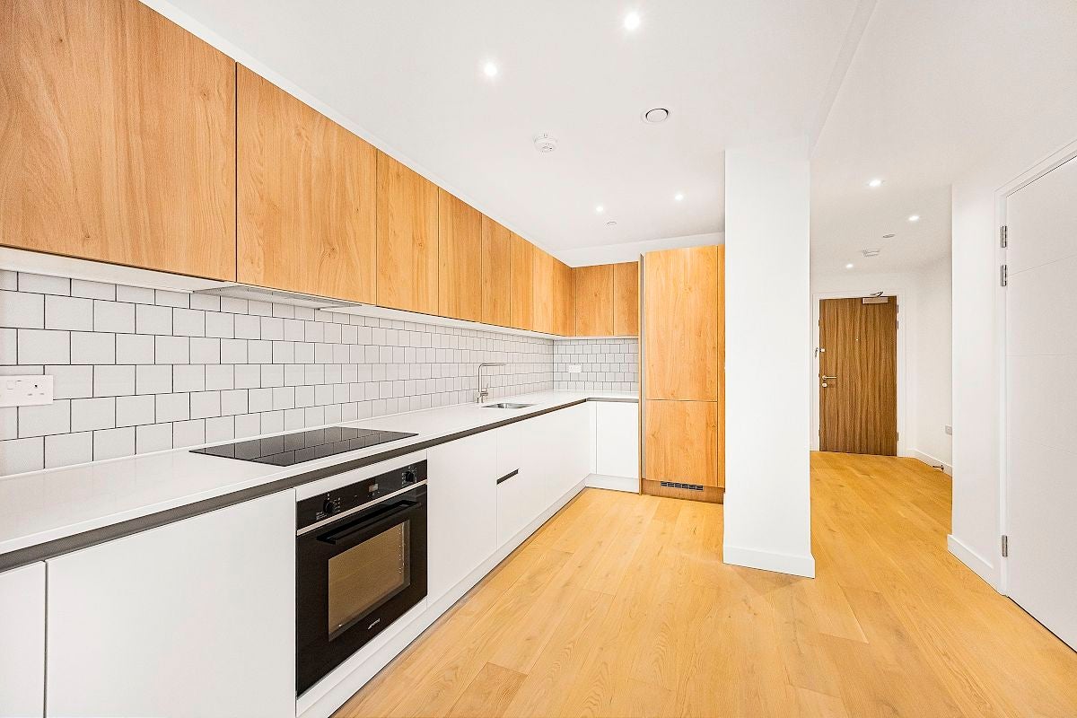Flat Clarendon Road in Watford