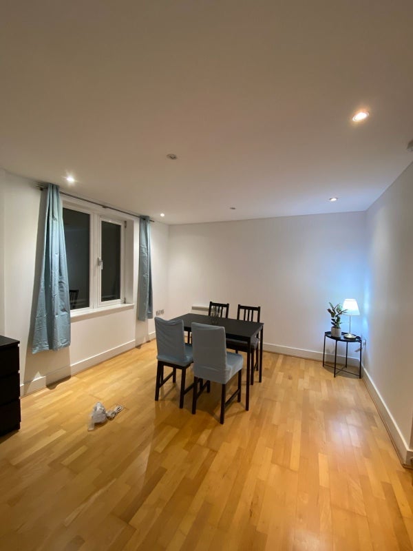 Room Owen Street in Greater London