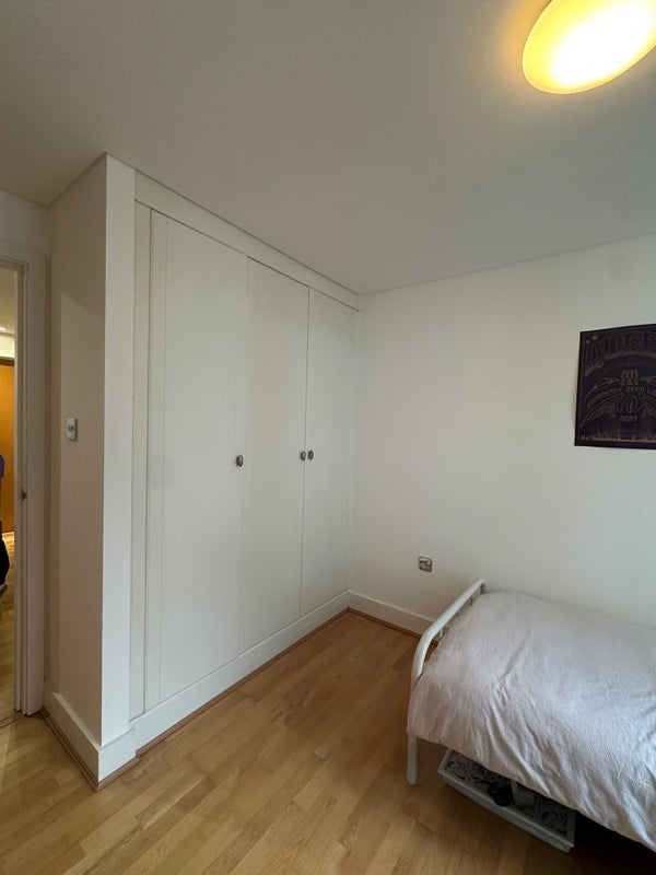 Room Owen Street in Greater London