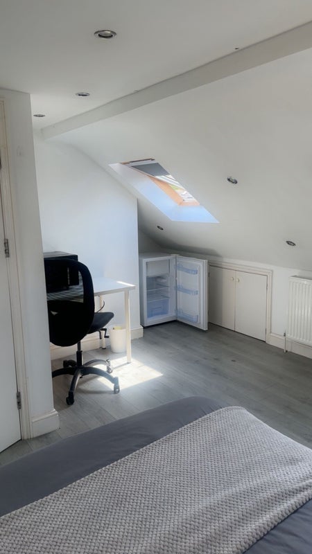Room Frankland Road in Greater London