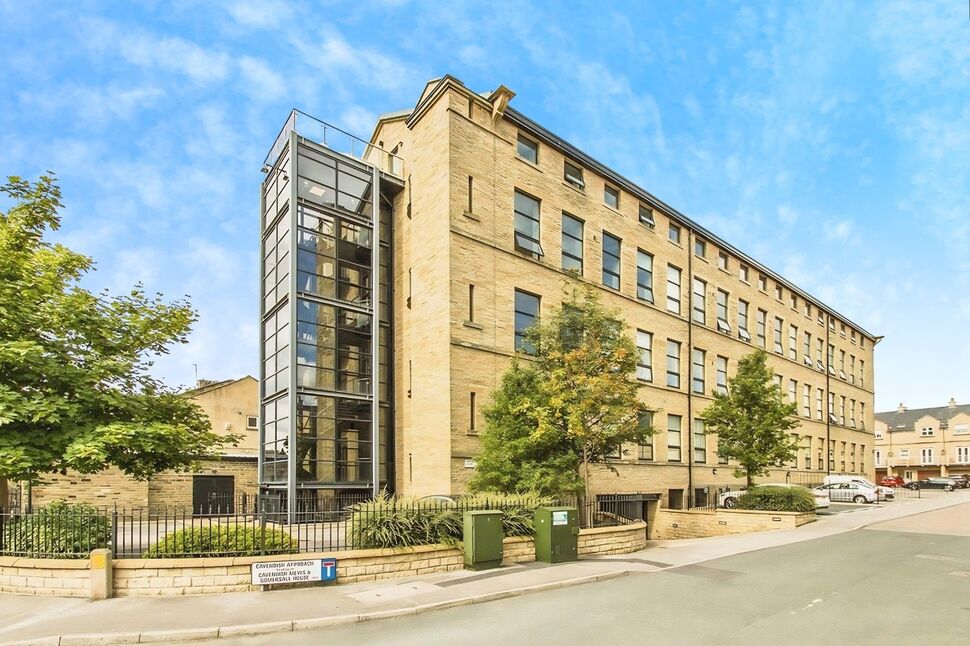 Flat Cavendish Court in Leeds