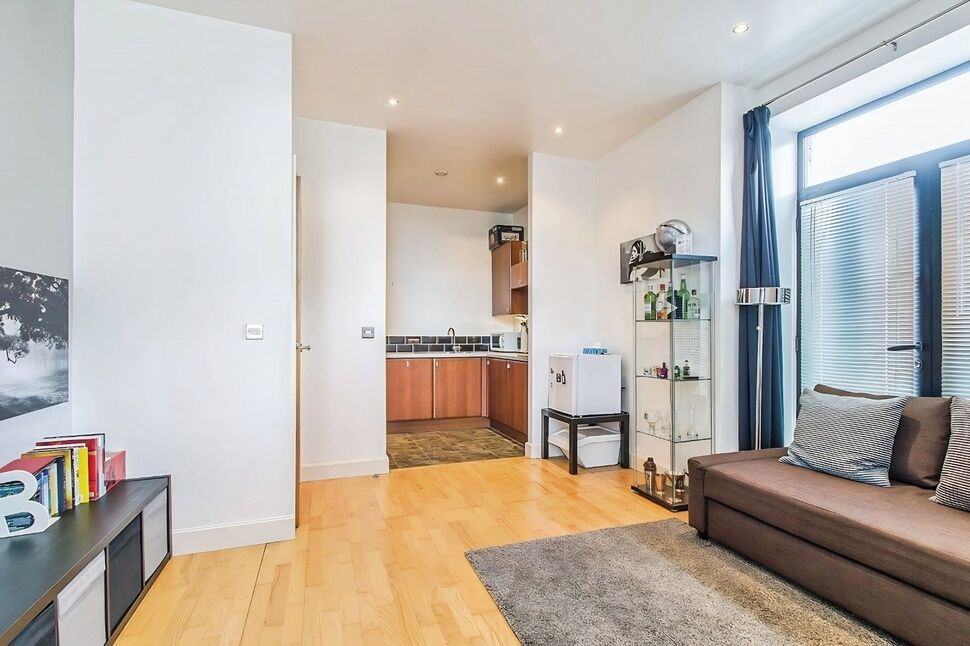 Flat Cavendish Court in Leeds
