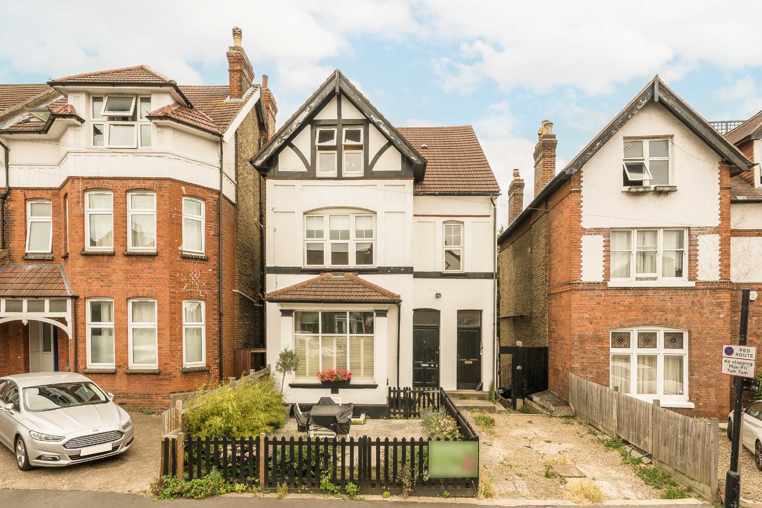 Flat Babington Road in Greater London