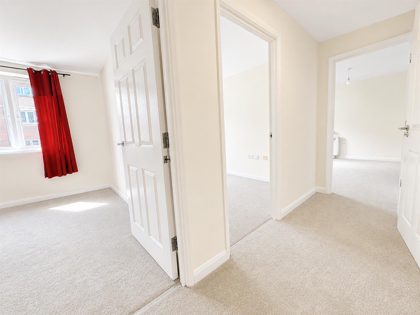 Flat Farnborough Road in Rushmoor