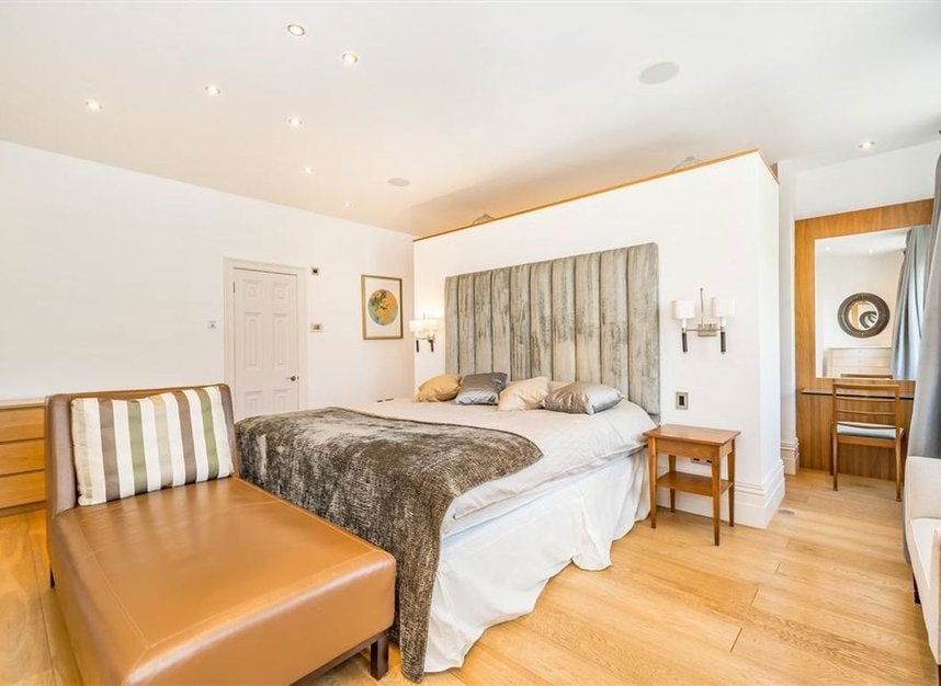 Flat Queen's Gate in Greater London