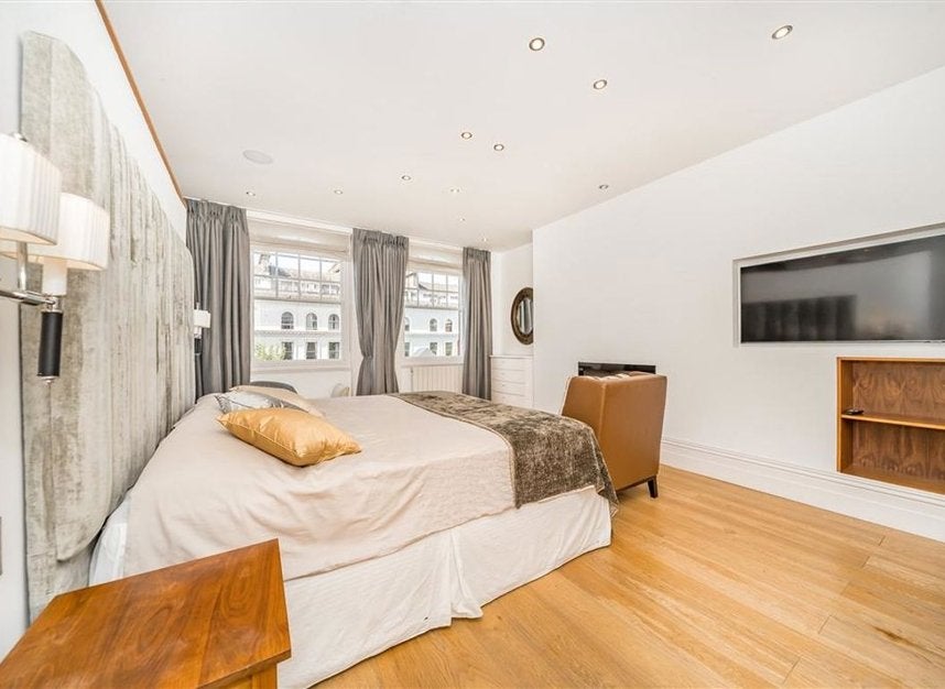 Flat Queen's Gate in Greater London