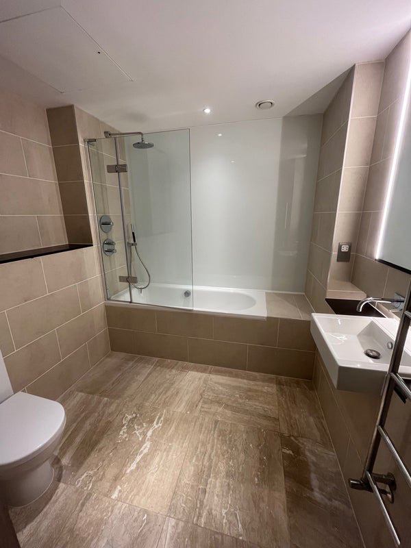 Room Chivers Passage in Greater London