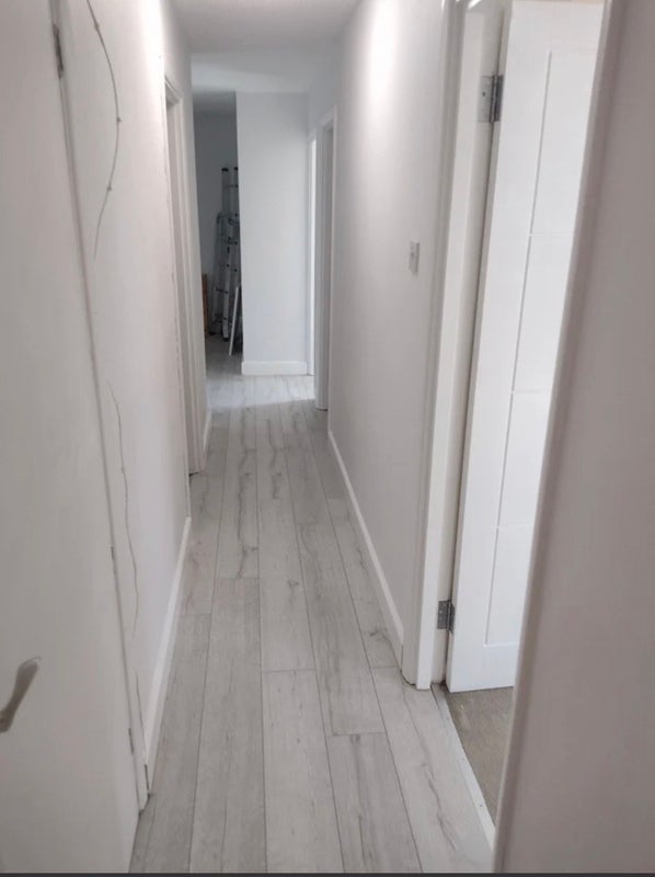 Flat Victoria Drive in Greater London
