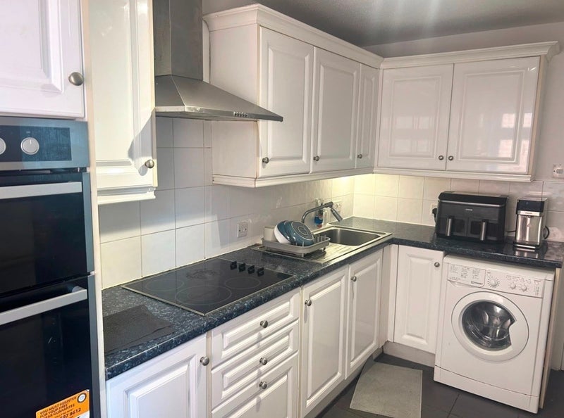 Flat Victoria Drive in Greater London