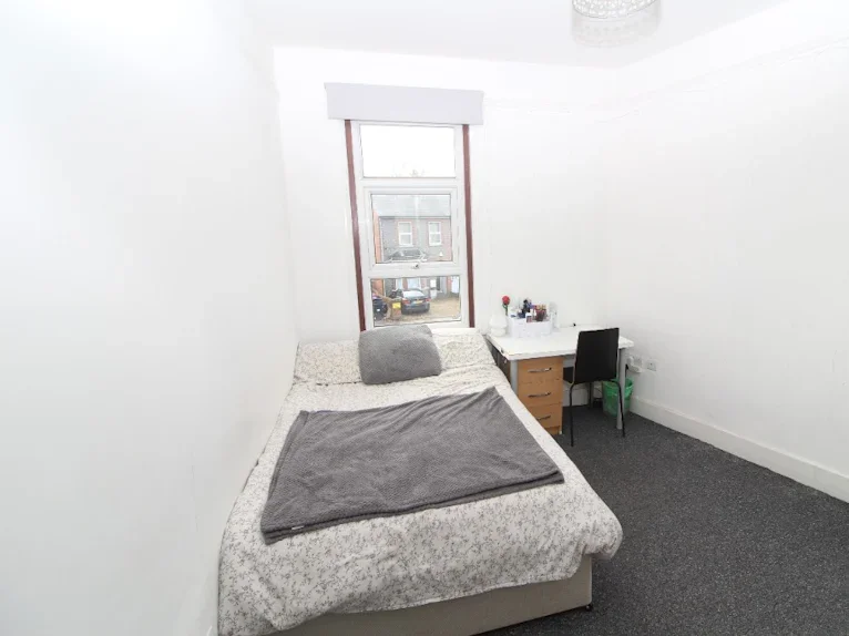 Room Erleigh Road in Reading