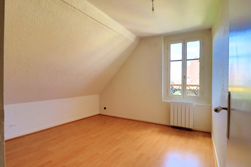 Flat Place Jean Jaurès in Troyes