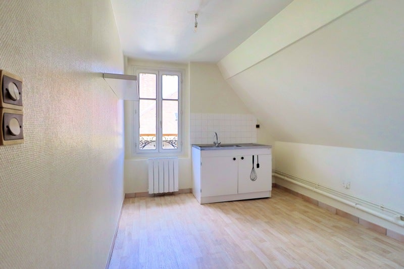 Flat Place Jean Jaurès in Troyes