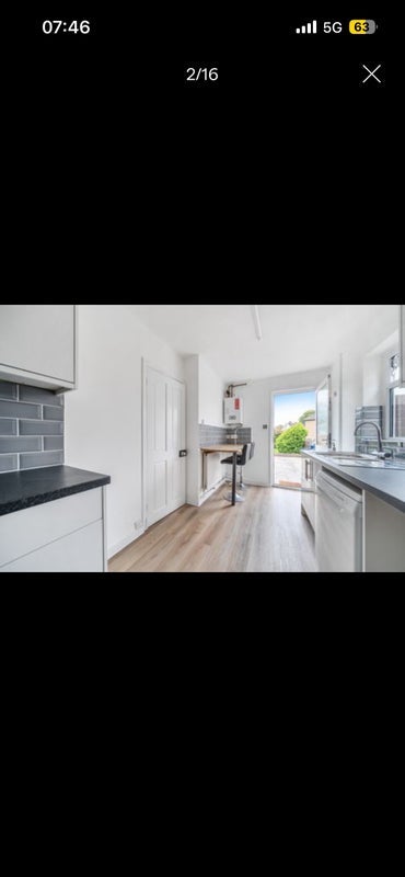 Room Holmcroft Way in Greater London